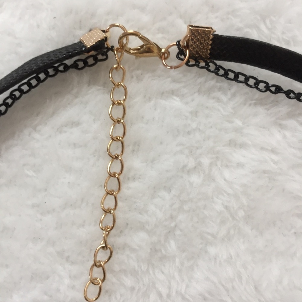 Faux diamond Pedant black choker necklace - Picture 6 of 6